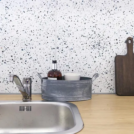 Balabanov White Apartment Warna