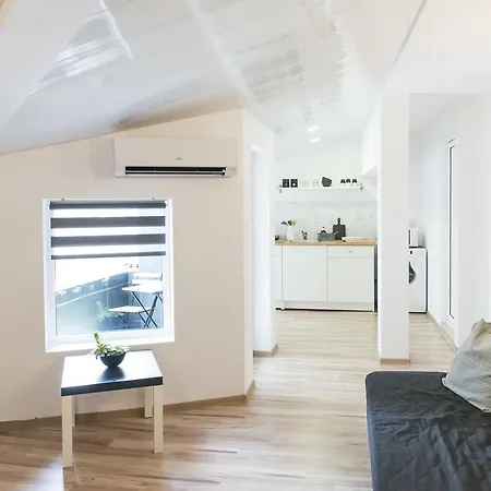 Balabanov White Apartment *