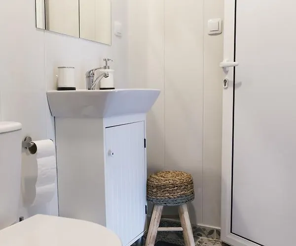 Balabanov White Apartment *